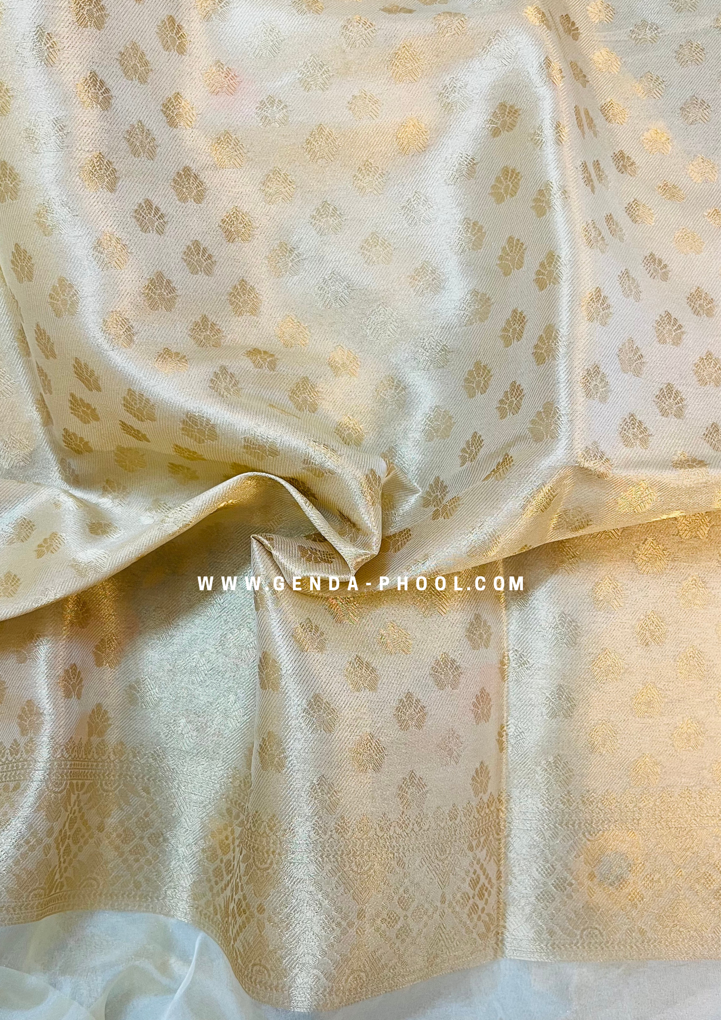 Organza Saree with Zari Work and Grand Pallu