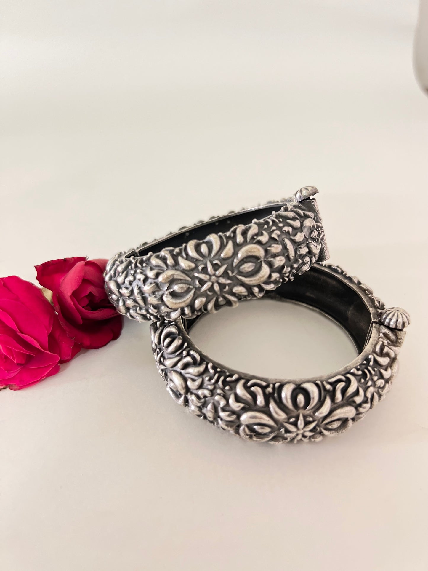 Royal Antique bangle oxidised brass Single